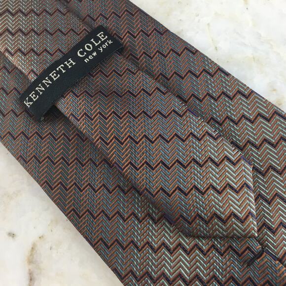 KENNETH COLE SILK TIE - Picture 4 of 11